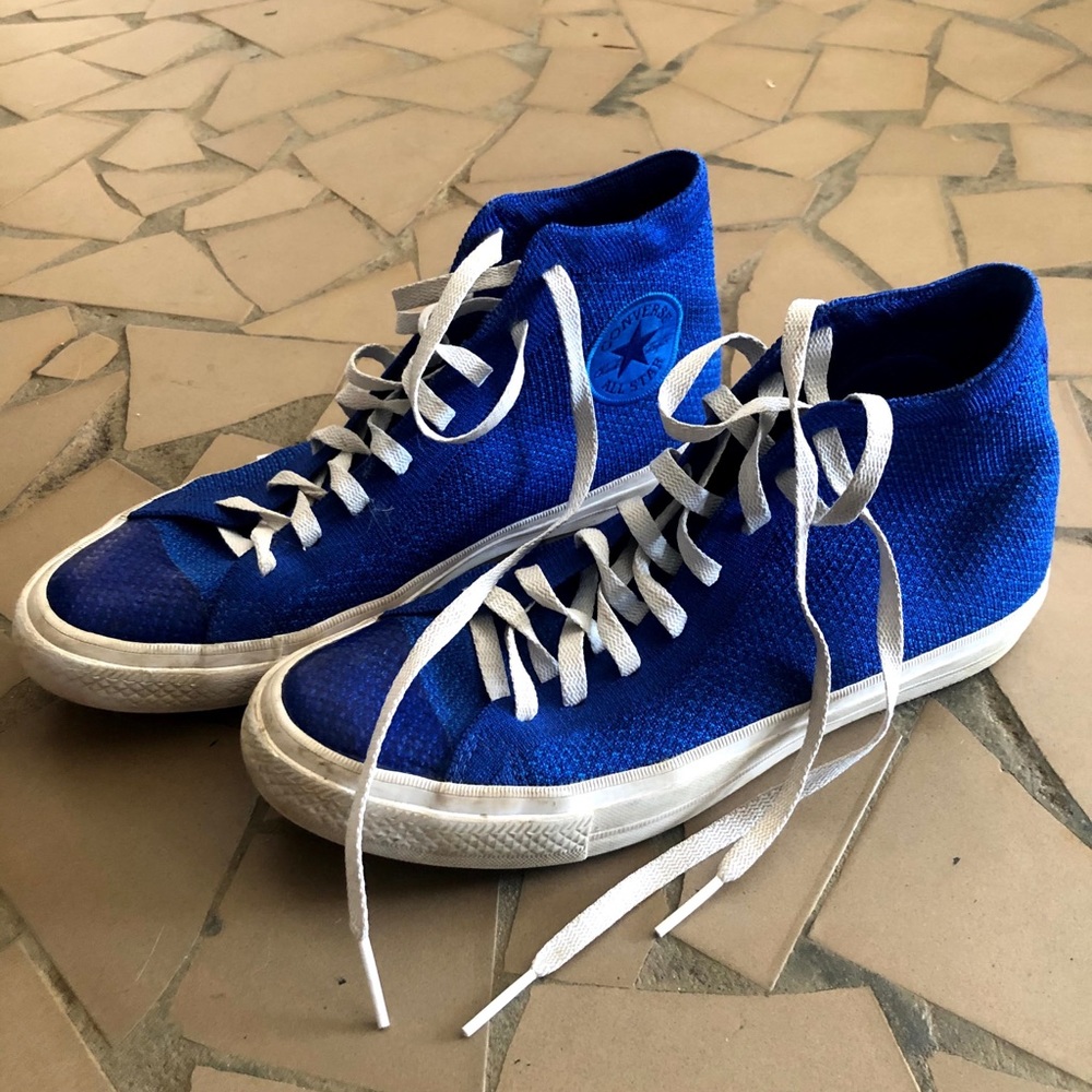 Converse high top tennis shoes